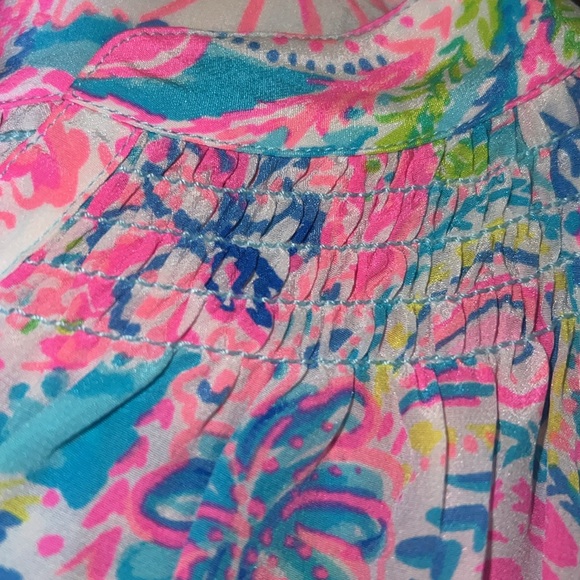 Lilly Pulitzer ELSA 100% Silk Top Flock Full of Fun Pink Blue Blouse size Medium - Picture 7 of 7